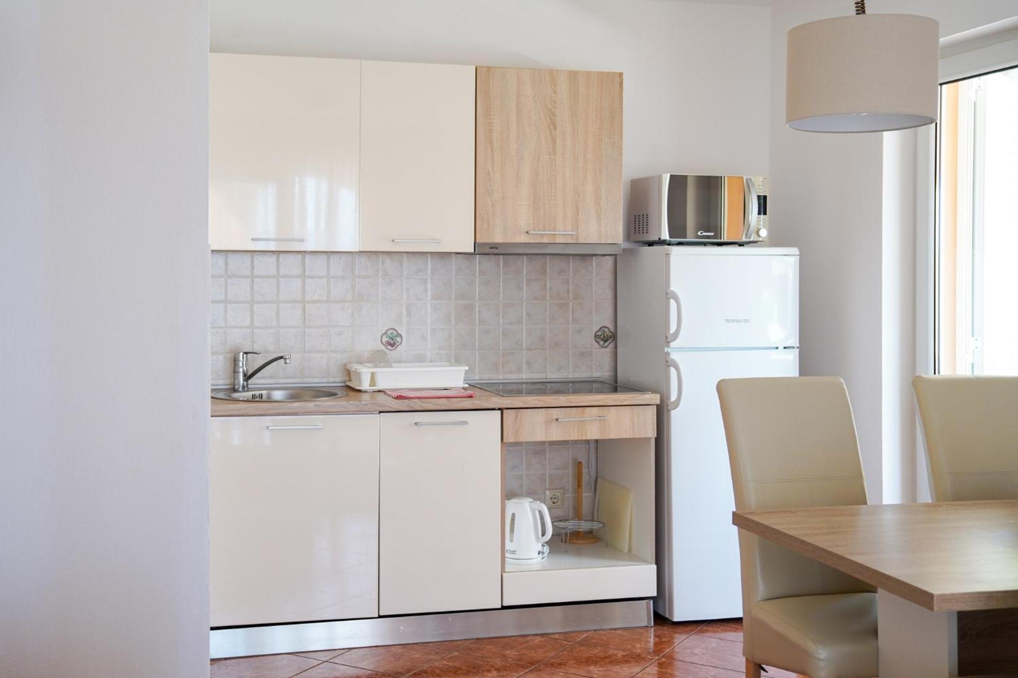 Apartman Lana Omisalj ภายนอก รูปภาพ