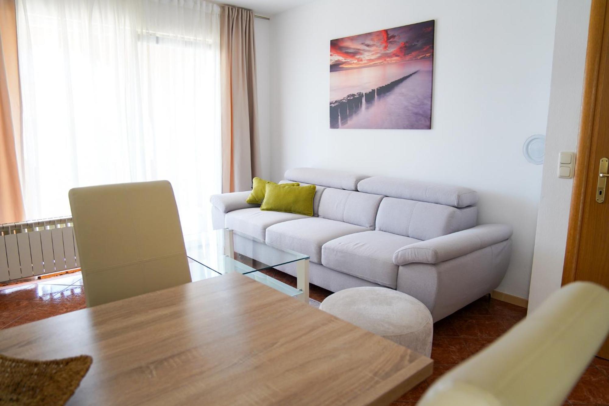 Apartman Lana Apartment Omisalj ภายนอก รูปภาพ