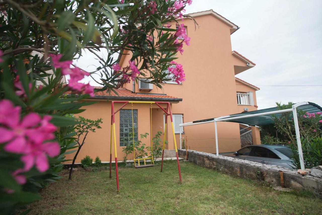 Apartman Lana Omisalj ภายนอก รูปภาพ