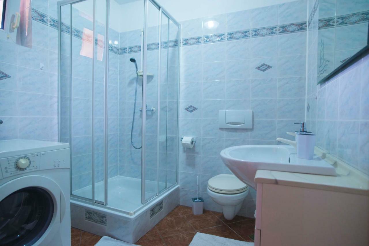 Apartman Lana Omisalj ภายนอก รูปภาพ